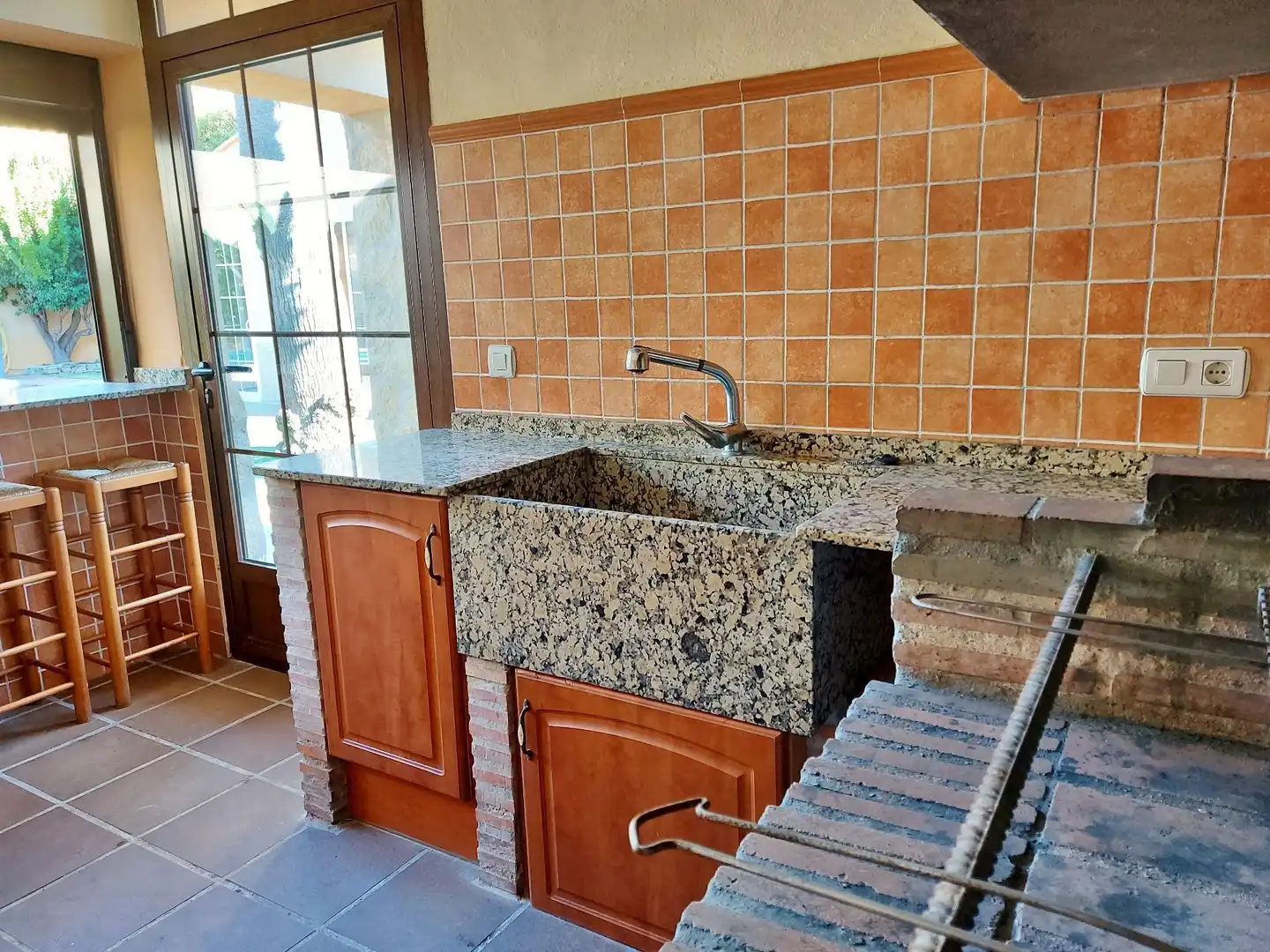 Kitchen of Houses for sale in La Pobla de Vallbona  with Air Conditioner, Heating and Private garden