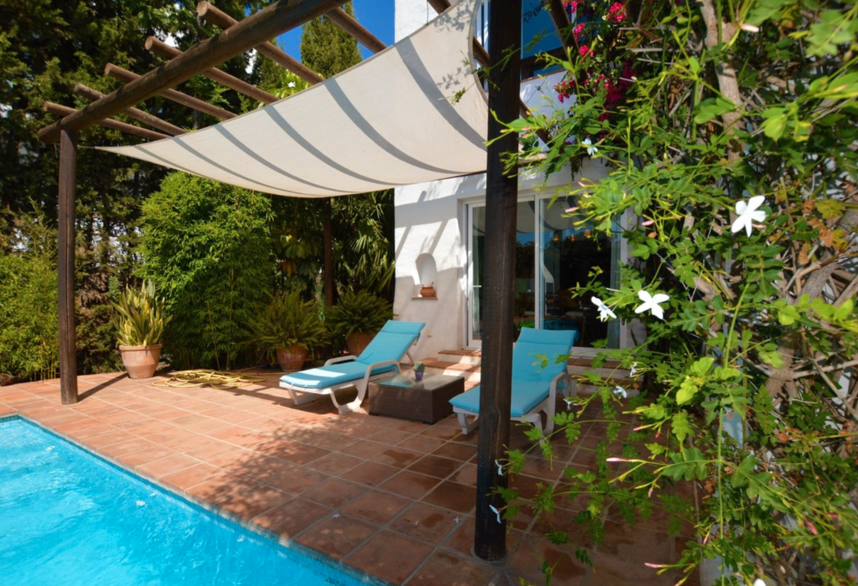Terrace of House or chalet for sale in Marbella  with Air Conditioner, Heating and Private garden