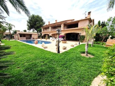Chalet con piscina en venta en Pedanías Centro