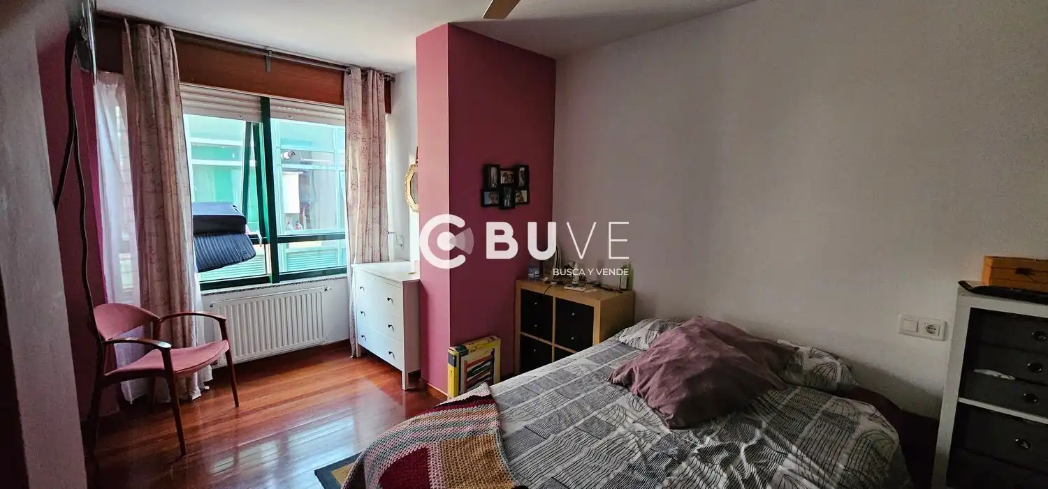Habitación de Dúplex en venta en Teo con Calefacción, Trastero y Amueblado