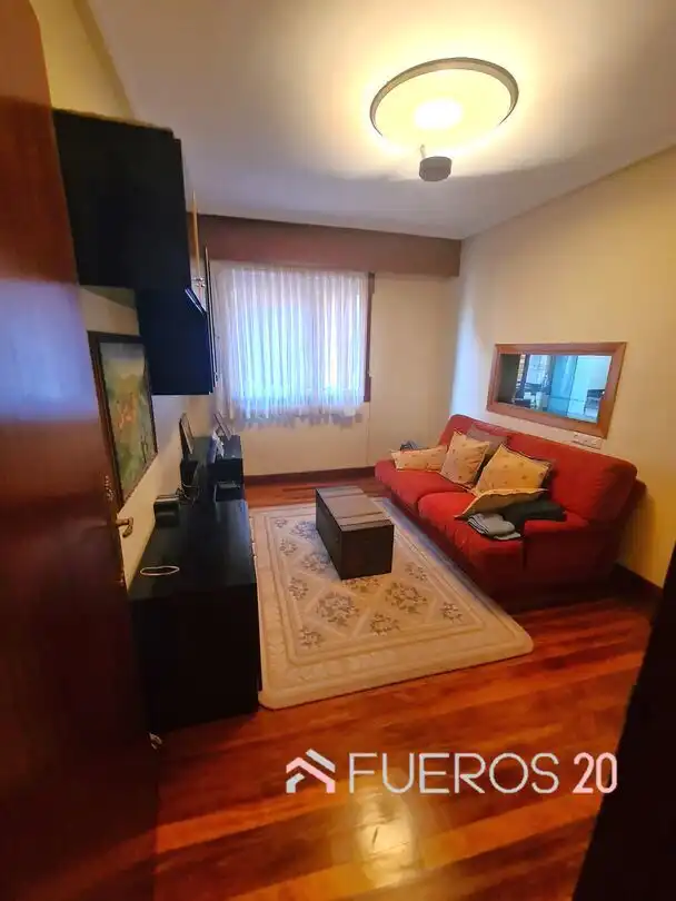 Sala de estar de Piso en venta en Barakaldo  con Calefacción, Terraza y Trastero