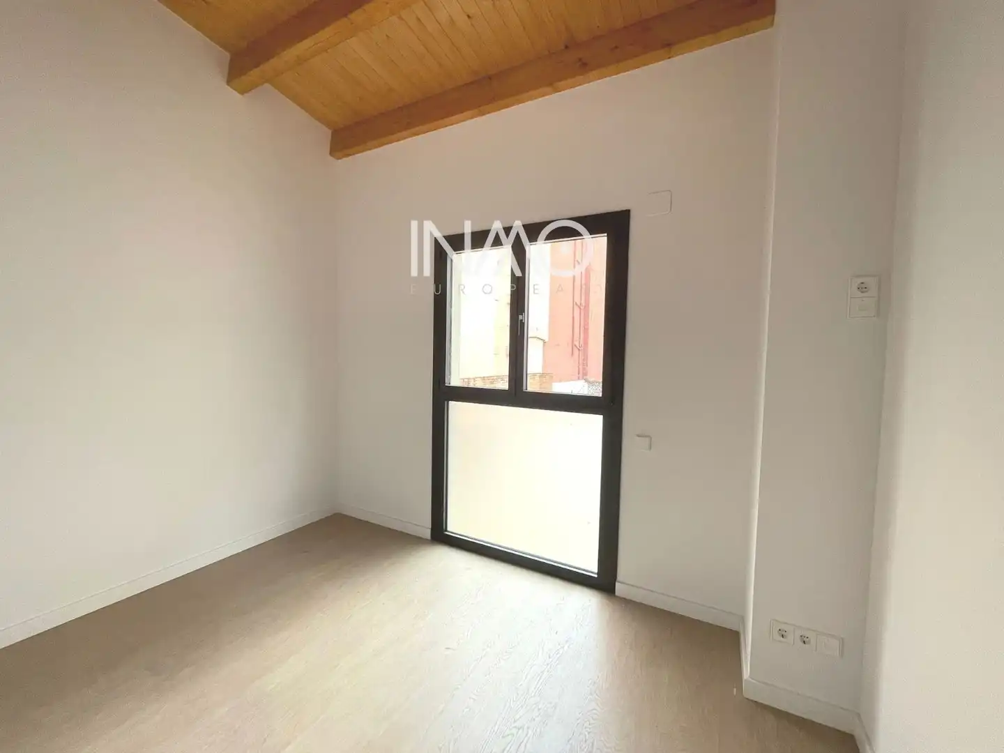 Schlafzimmer von Einfamilien-Reihenhaus zum Verkauf in Rubí mit Klimaanlage