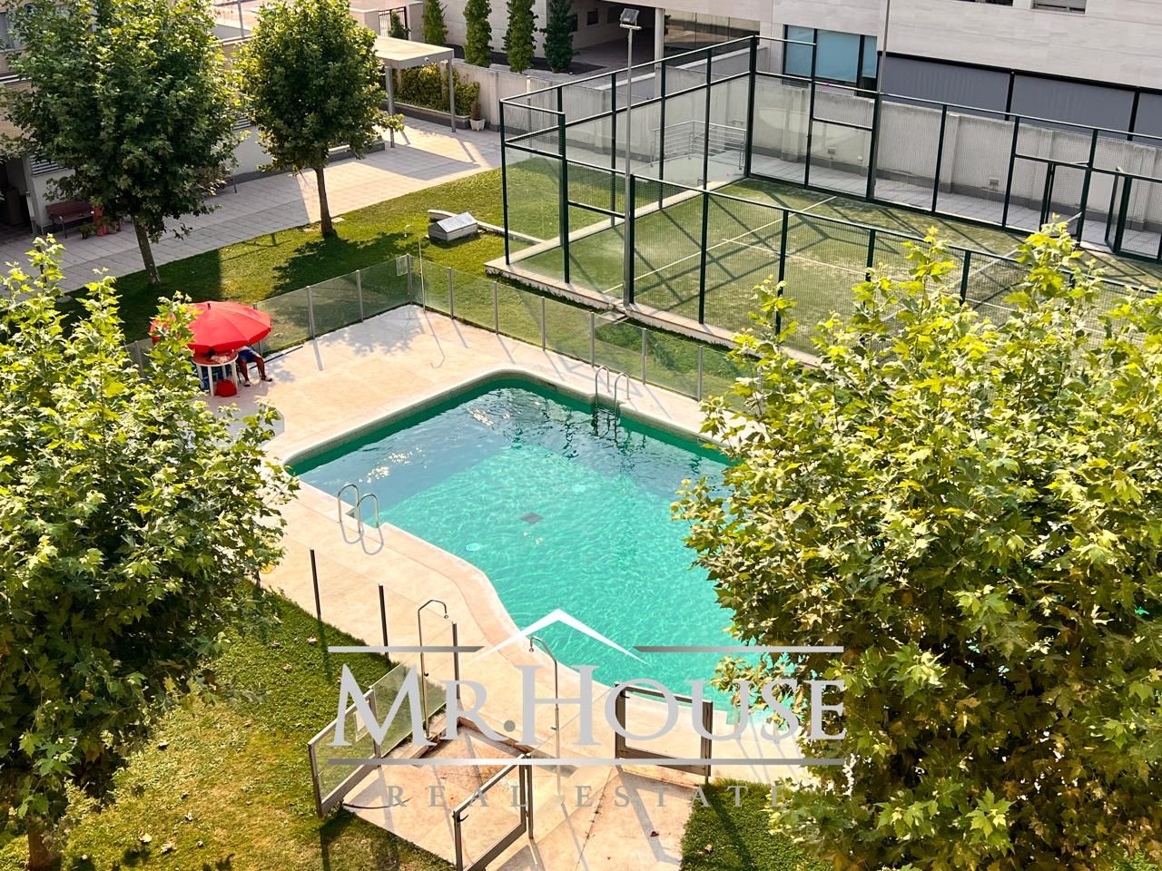Swimming pool of Flat for sale in  Madrid Capital  with Heating, Storage room and Swimming Pool