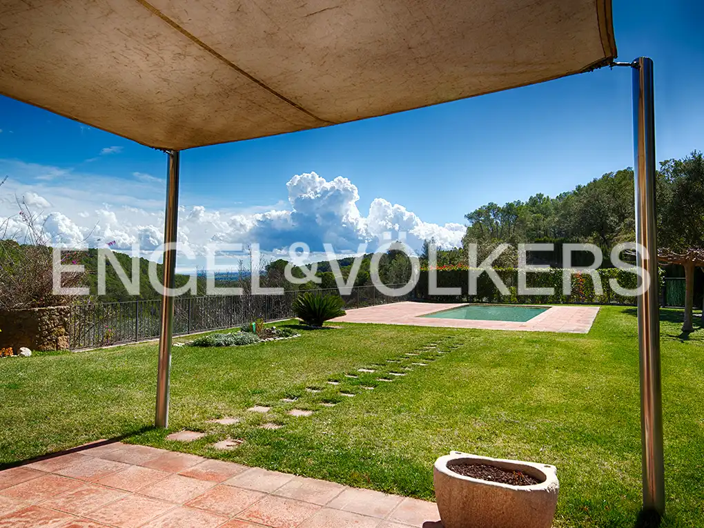 Country homes for sale in Lladó