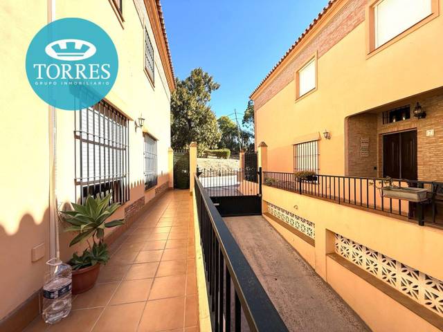 Casa adosada en Venta en Mangas Verdes - Las Flores - Parque del Sur
