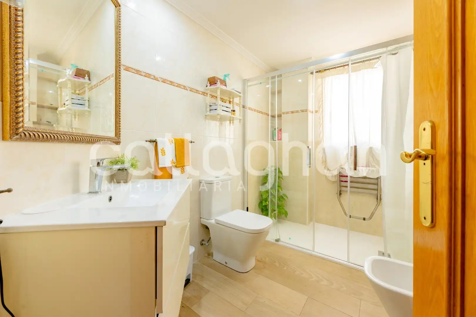 Badezimmer von Dachboden zum Verkauf in Valencia mit Klimaanlage, Heizung und Terrasse