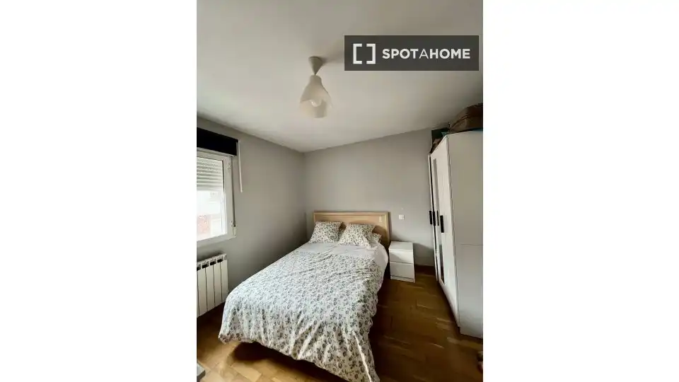 Habitación de Apartamento para compartir en Zaragoza con Aire acondicionado, Calefacción y Terraza