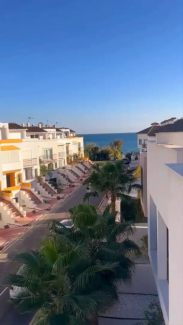 Exterior view of Single-family semi-detached for rent in Estepona  with Private garden, Terrace and Storage room