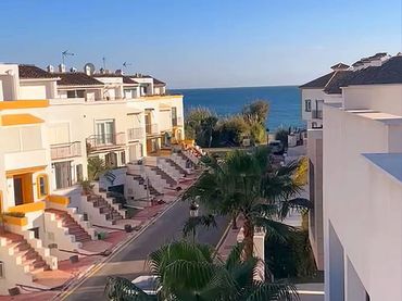 Maison mitoyenne avec piscine à louer à Costa Natura
