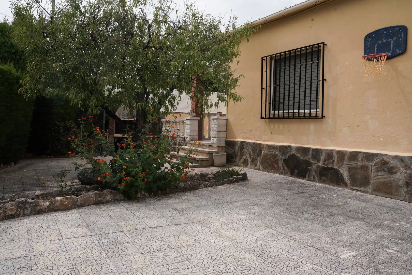 Jardí de Casa o xalet en venda en Cunit amb Terrassa, Piscina i Moblat