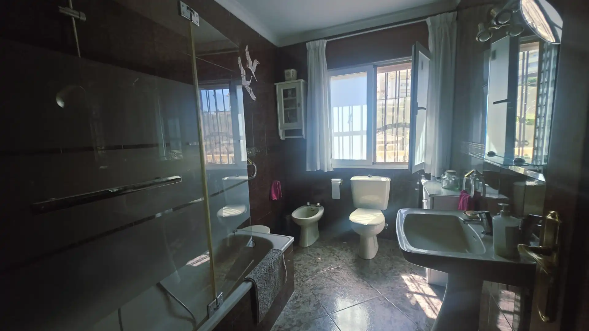 Badezimmer von Haus oder Chalet zum Verkauf in Rincón de la Victoria mit Klimaanlage, Heizung und Privatgarten