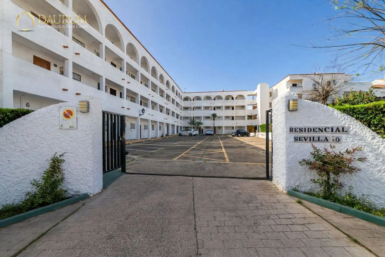 Außenansicht von Wohnung zum Verkauf in Almonte mit Klimaanlage, Heizung und Terrasse