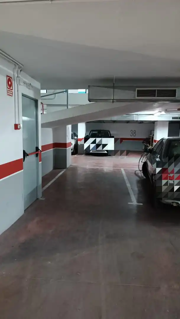 Parking de Piso en venta en Málaga con Terraza y Piscina comunitaria