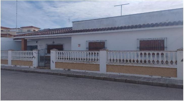 Vista exterior de Casa o xalet en venda en Chipiona amb Jardí privat, Terrassa i Traster