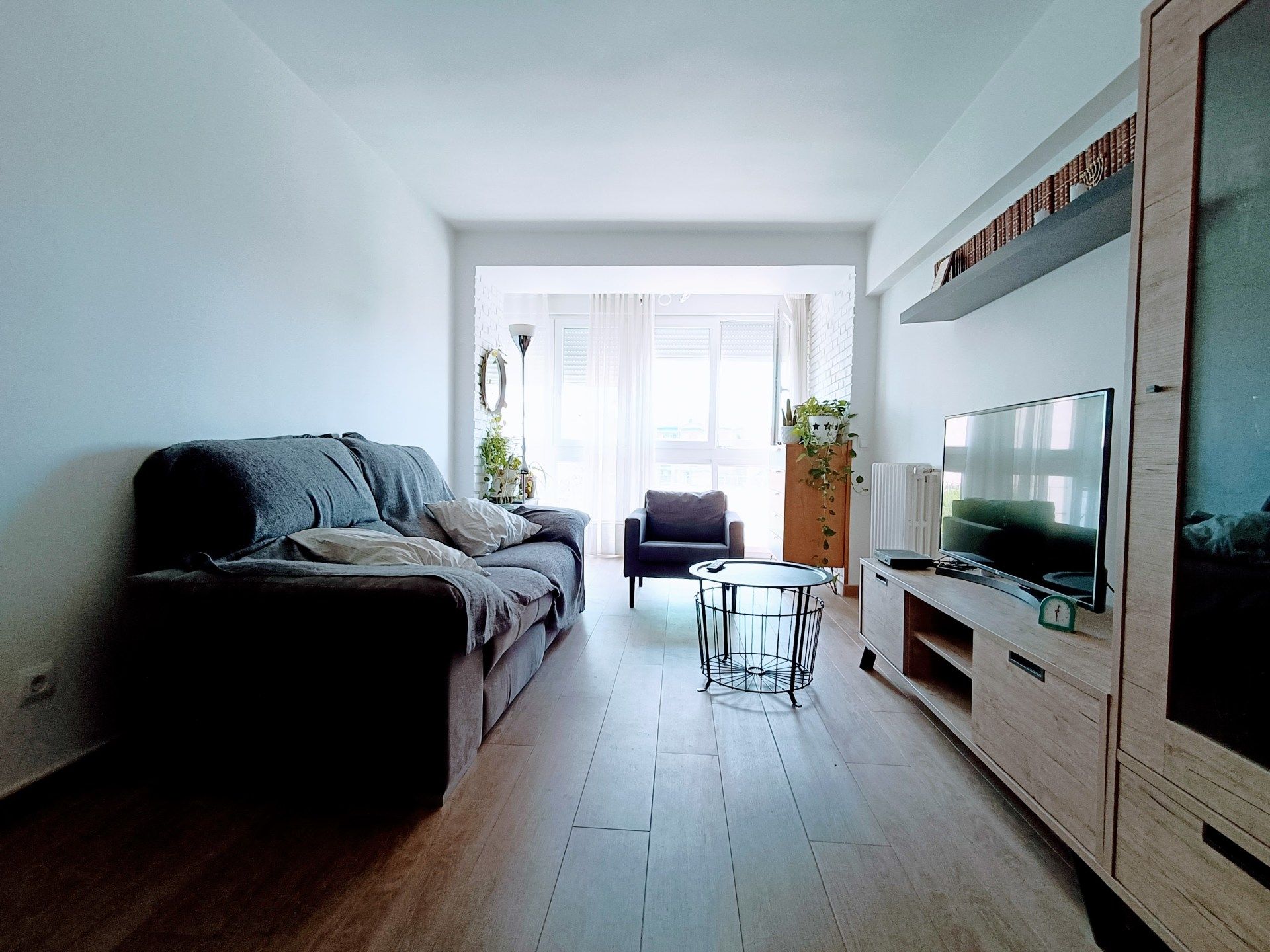 Living room of Flat to rent in  Madrid Capital  with Air Conditioner, Terrace and Furnished
