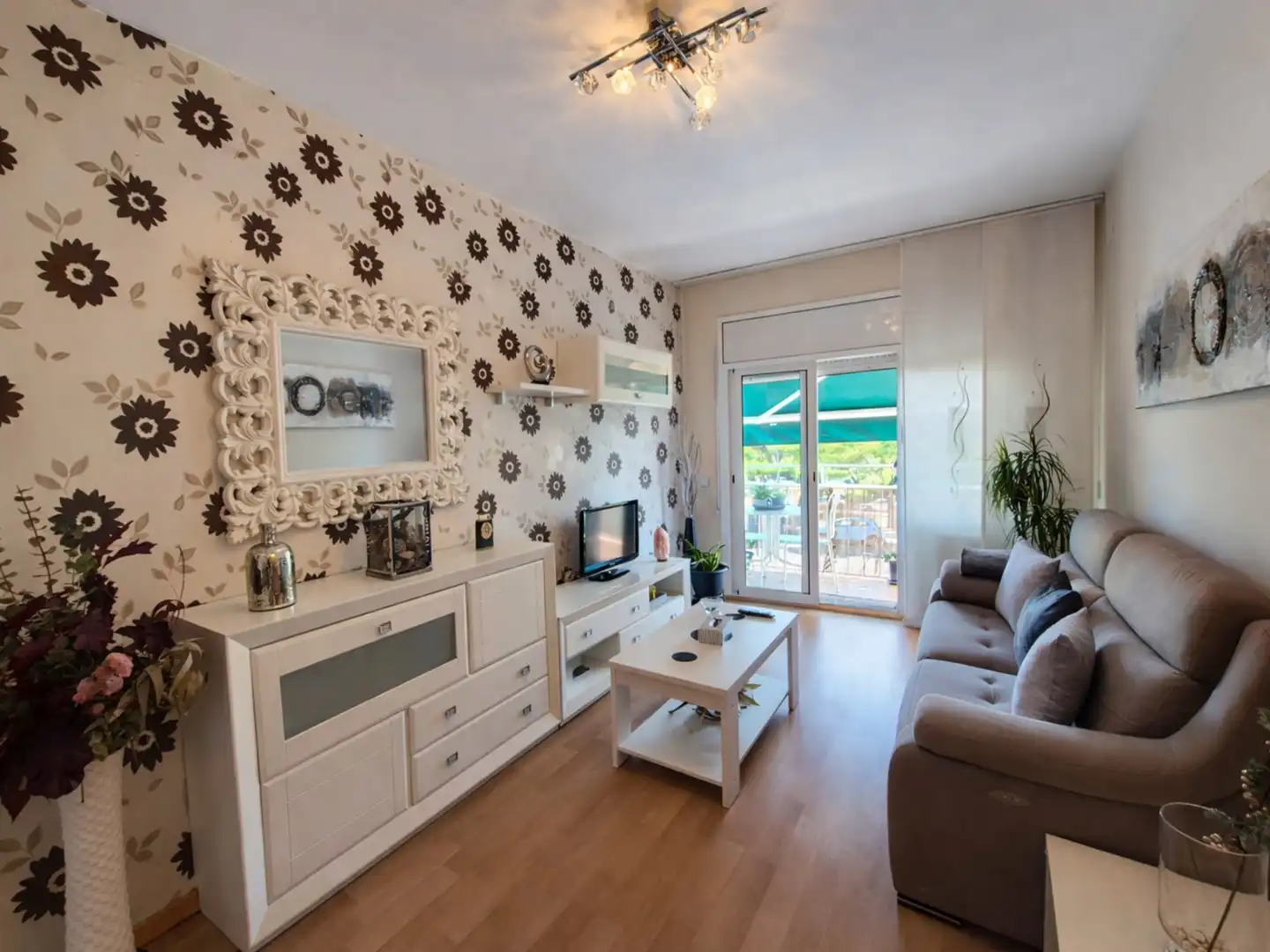 Sala de estar de Piso en venta en Sabadell con Calefacción, Parquet y Amueblado