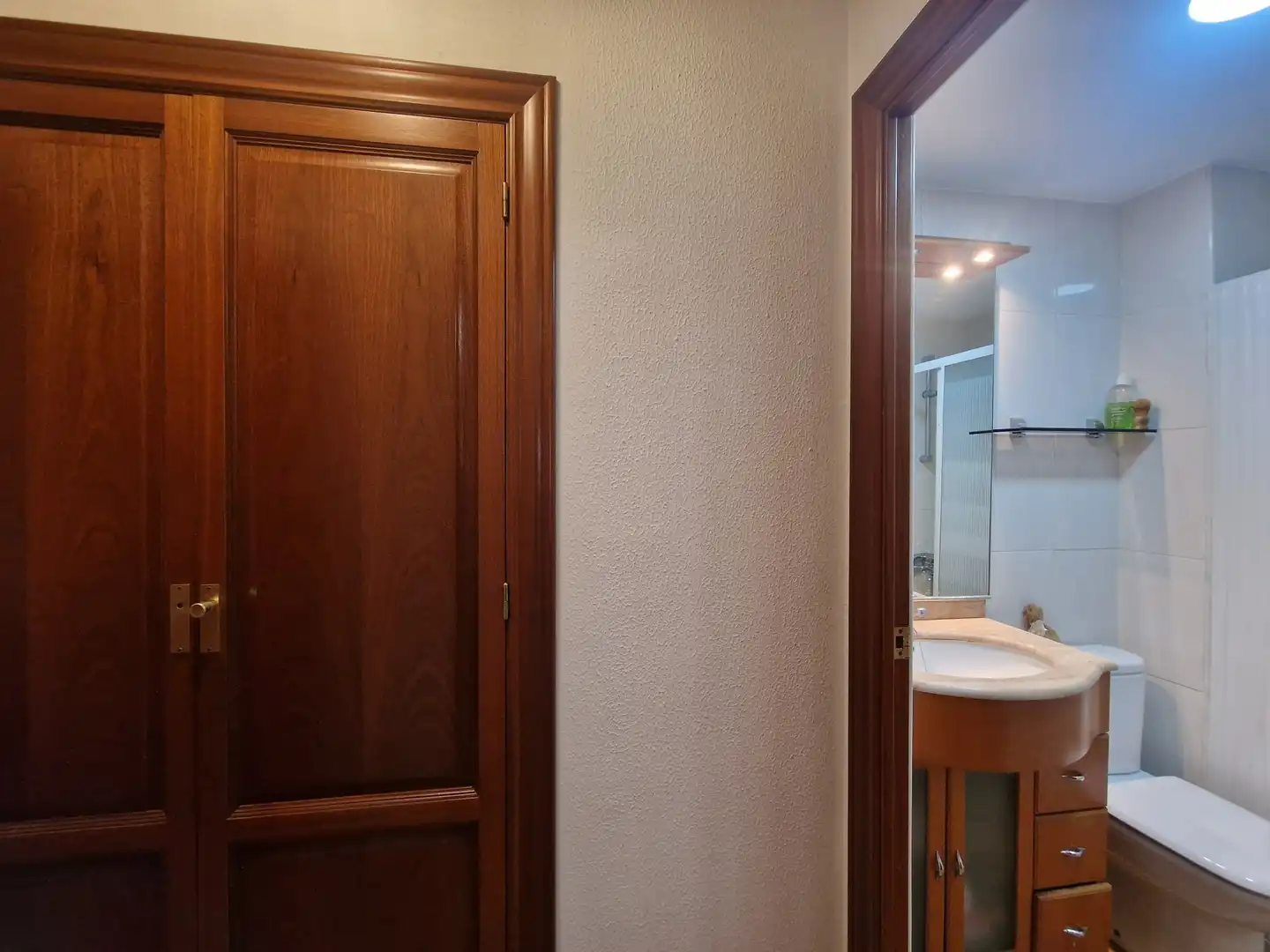 Bathroom of Flat for sale in Girona  with Heating, Storage room and Balcony