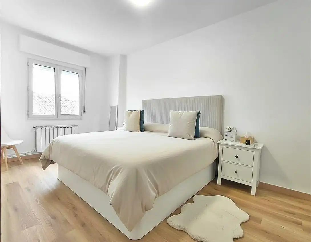 Habitación de Casa o chalet en venta en Vilagarcía de Arousa con Calefacción, Terraza y Trastero