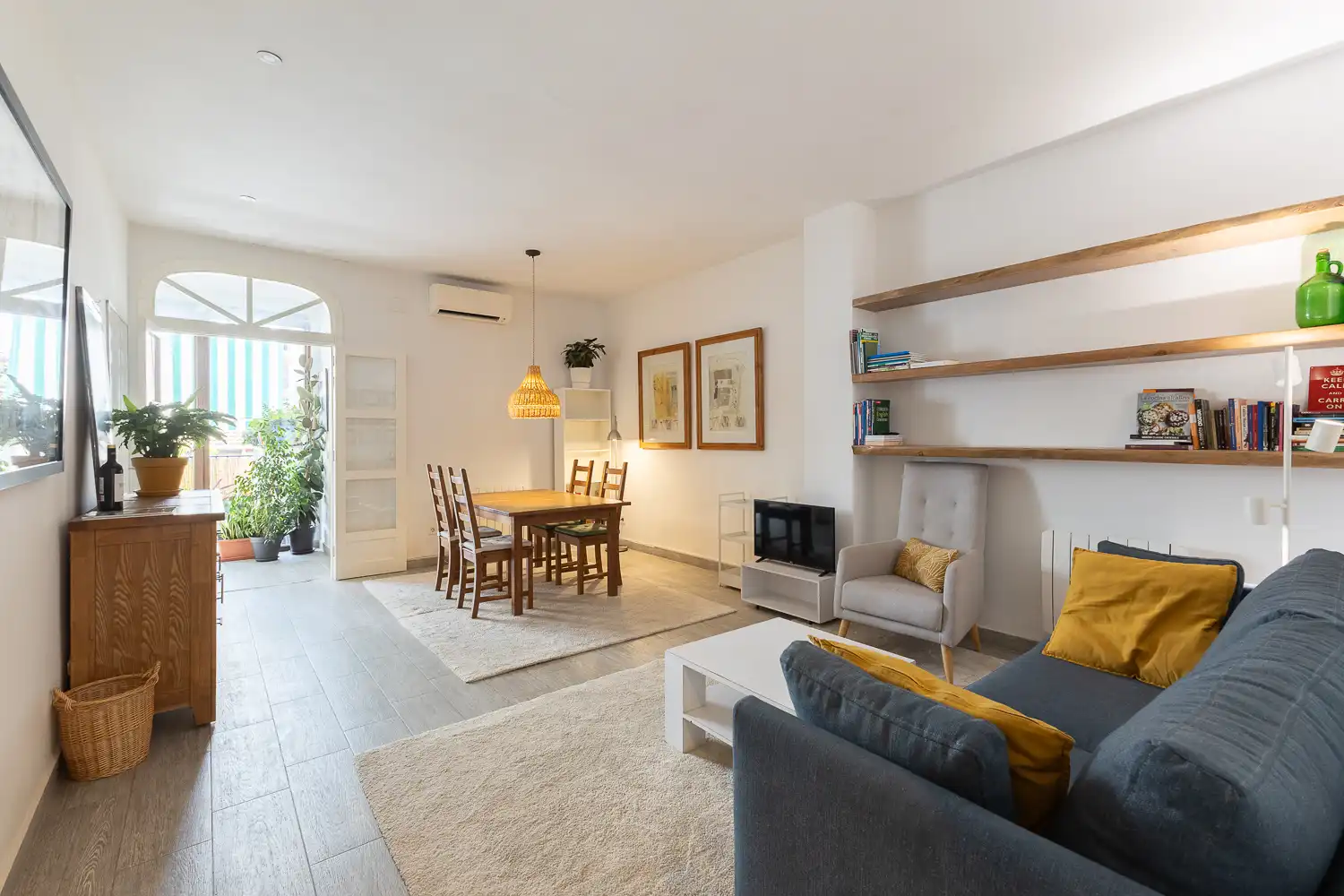 Wohnzimmer von Wohnung zur Miete in Valencia mit Klimaanlage, Heizung und Parkett
