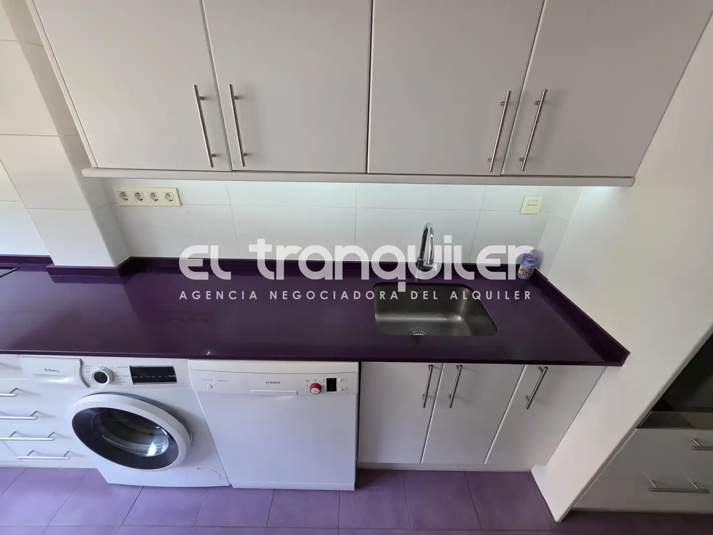 Kitchen of Flat for rent in Madrid  with Air Conditioner, Furnished and Washing machine