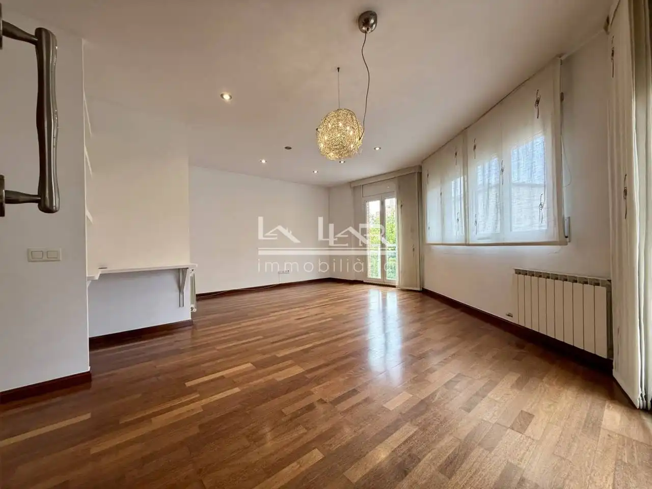 Sala d'estar de Pis en venda en Vic amb Calefacció, Parquet i Traster