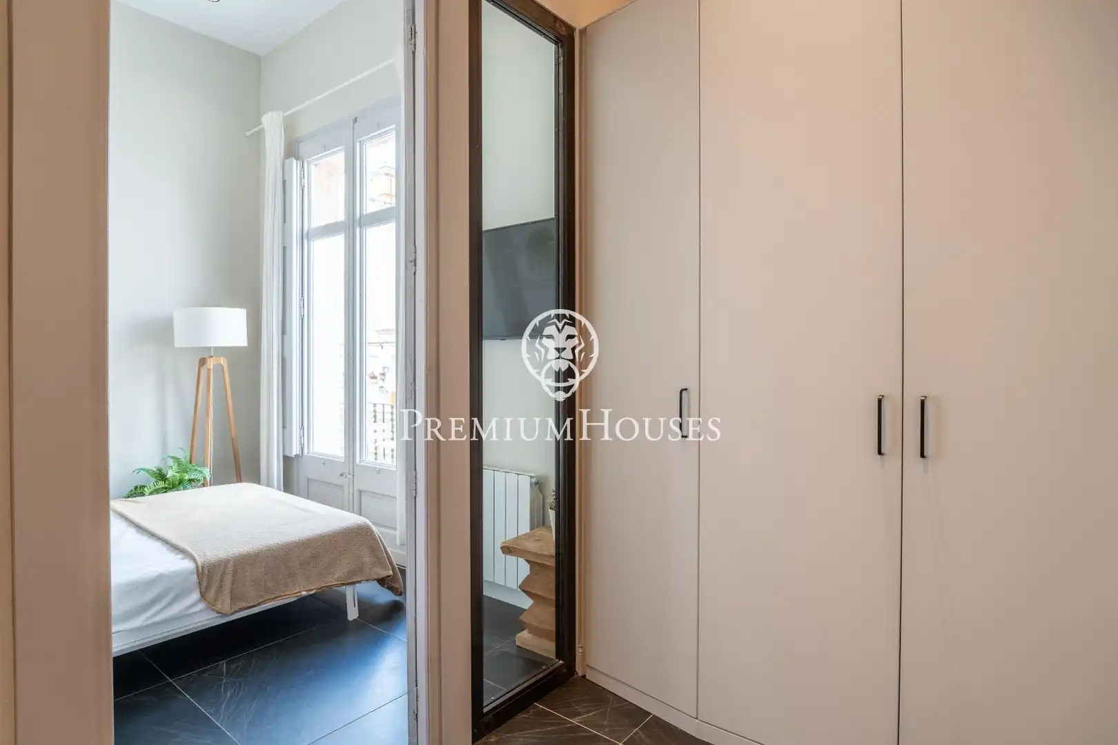 Bedroom of Flat for sale in Vilanova i la Geltrú  with Air Conditioner, Heating and Terrace