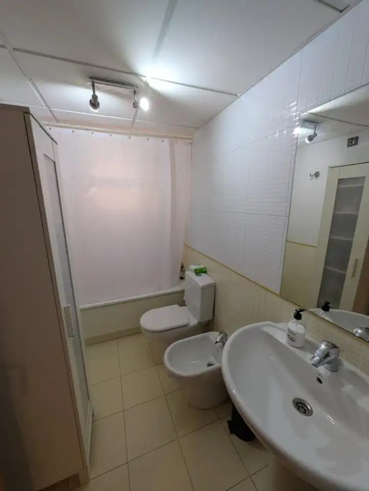 Baño de Piso de alquiler en Vélez-Málaga con Terraza y Amueblado