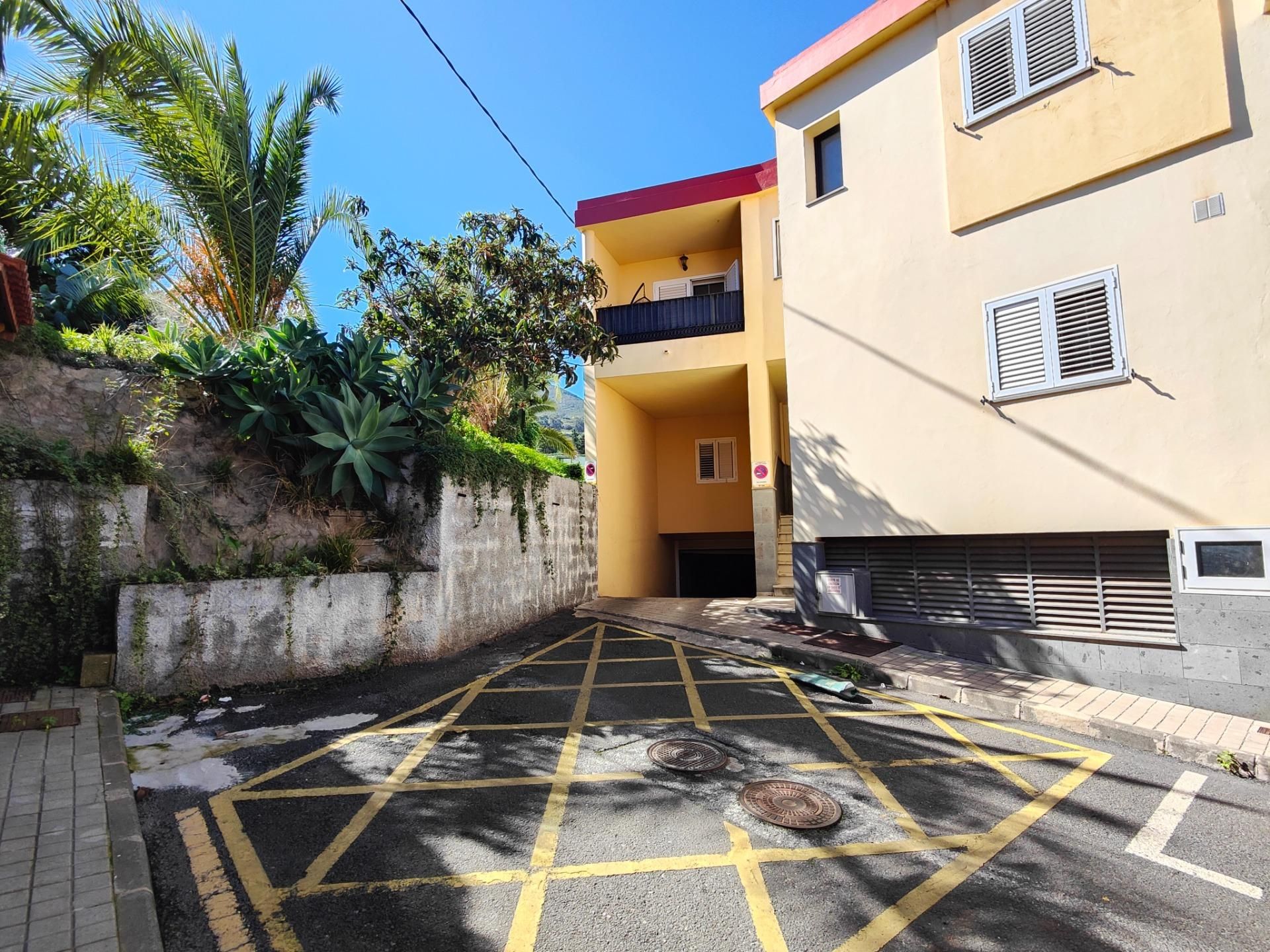 Exterior view of Garage for sale in Teror