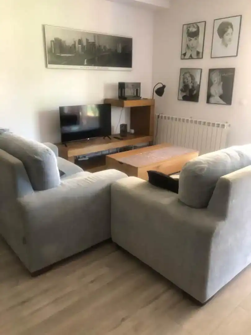 Sala d'estar de Pis en venda en Torrecilla Sobre Alesanco amb Jardí privat, Traster i Moblat