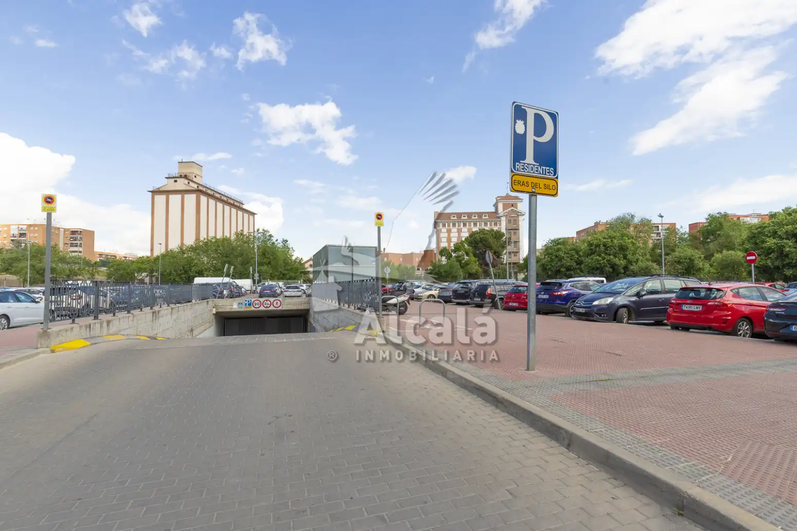 Parking de Local en venta en Alcalá de Henares con Aire acondicionado