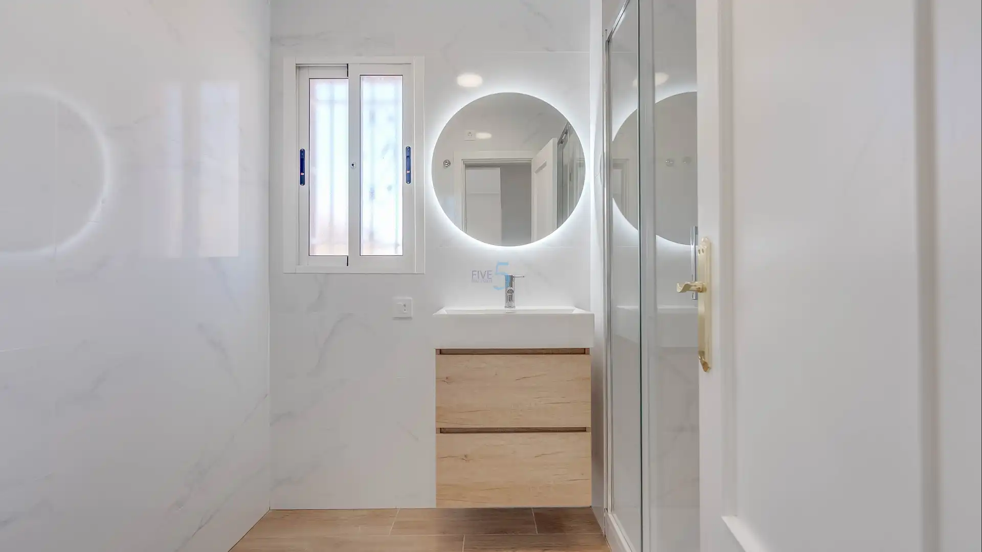 Bathroom of Flat for sale in Orihuela  with Air Conditioner, Swimming Pool and Furnished
