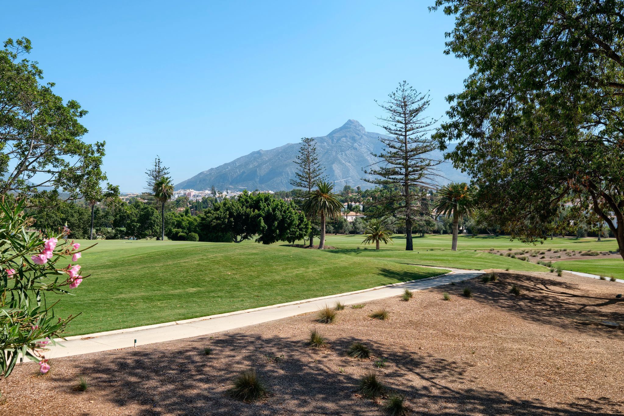 Exterior view of House or chalet for sale in Marbella  with Air Conditioner, Private garden and Terrace