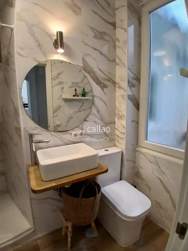 Badezimmer von Wohnung zur Miete in Ares, A Coruña