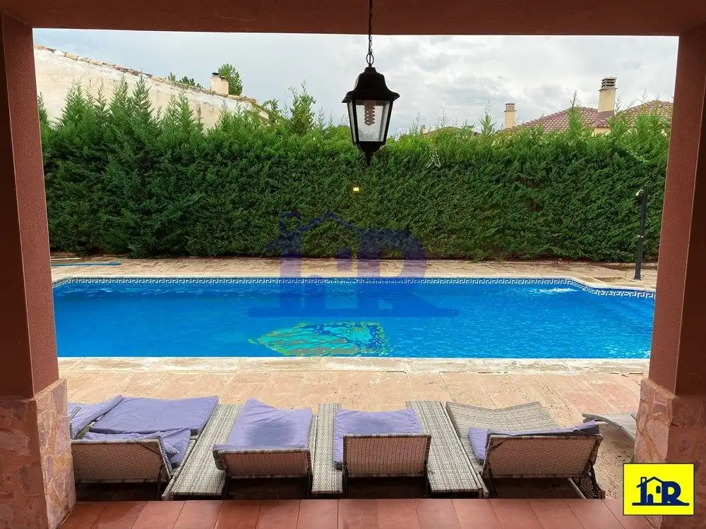 Swimming pool of Houses for sale in Arcas del Villar  with Air Conditioner, Heating and Terrace