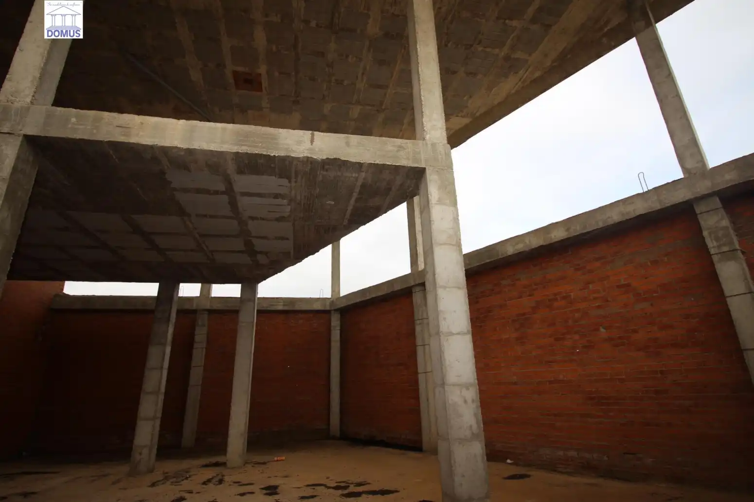 Commercial properties for sale in Valdelacalzada