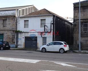 Vista exterior de Nau industrial en venda en Vigo 