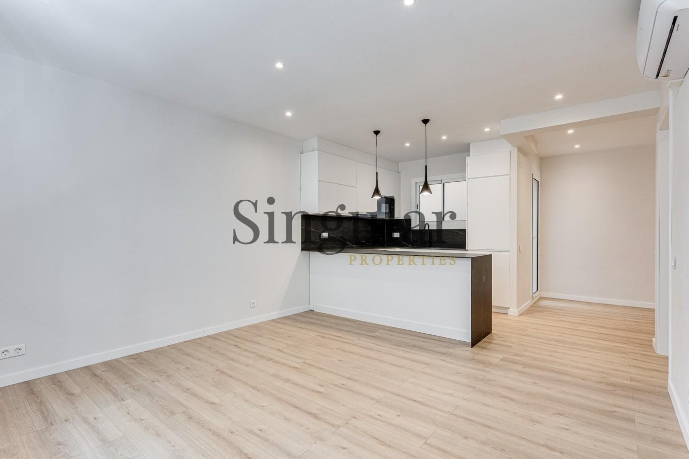 Vista exterior de Pis en venda en  Barcelona Capital amb Aire condicionat, Calefacció i Parquet