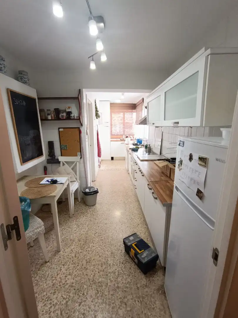 Cuina de Pis en venda en Sevilla amb Aire condicionat, Jardí privat i Terrassa