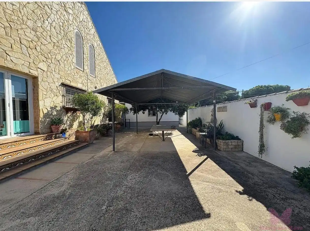 Terrassa de Casa o xalet en venda en Chiclana de la Frontera amb Aire condicionat, Calefacció i Traster