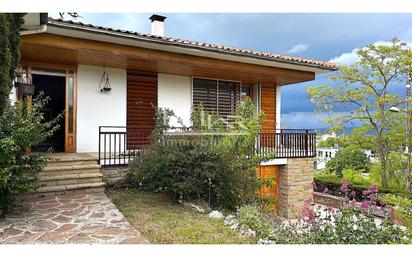 Vista exterior de Casa o xalet en venda en Vic amb Calefacció, Jardí privat i Parquet