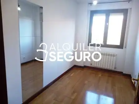 Schlafzimmer von Wohnung zur Miete in Alegría-Dulantzi mit Heizung, Terrasse und Möbliert