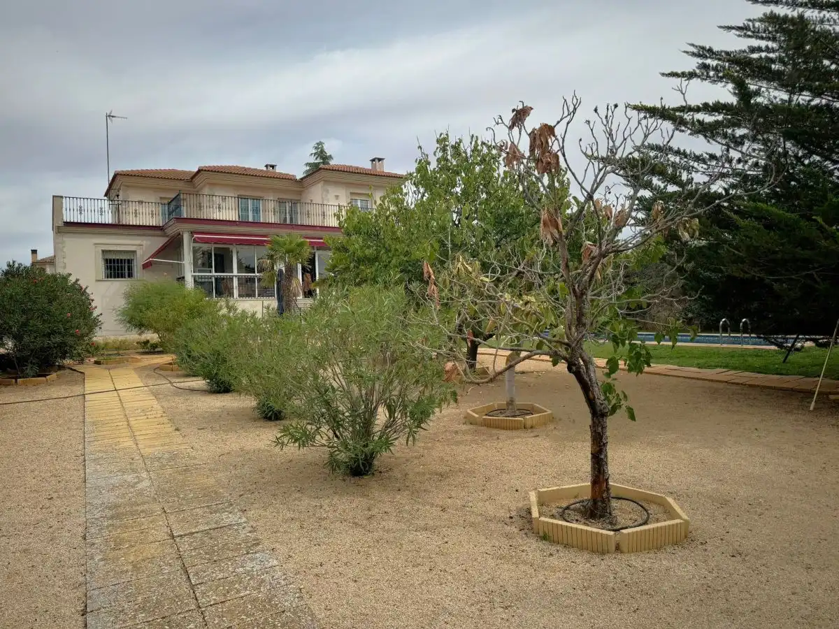 Xalet amb terrassa en venda a Valdepeñas, imagen 3