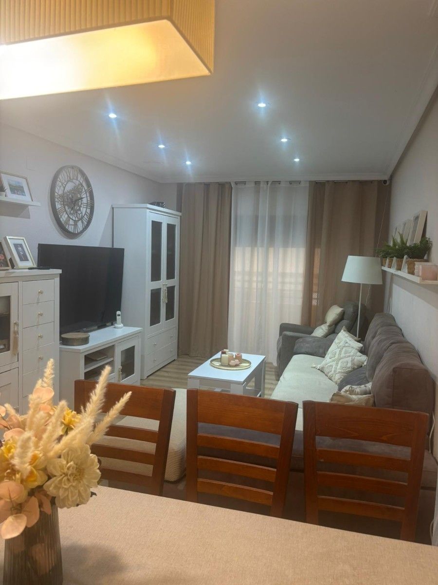 Living room of Apartment for sale in Elda  with Heating, Terrace and Oven