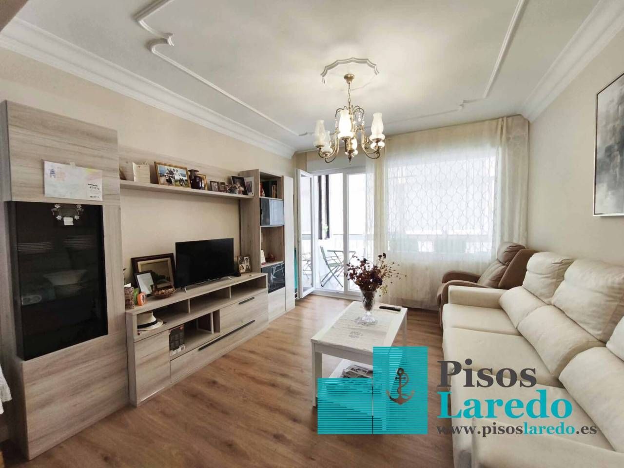 Living room of Flat for sale in Laredo  with Heating, Terrace and Furnished