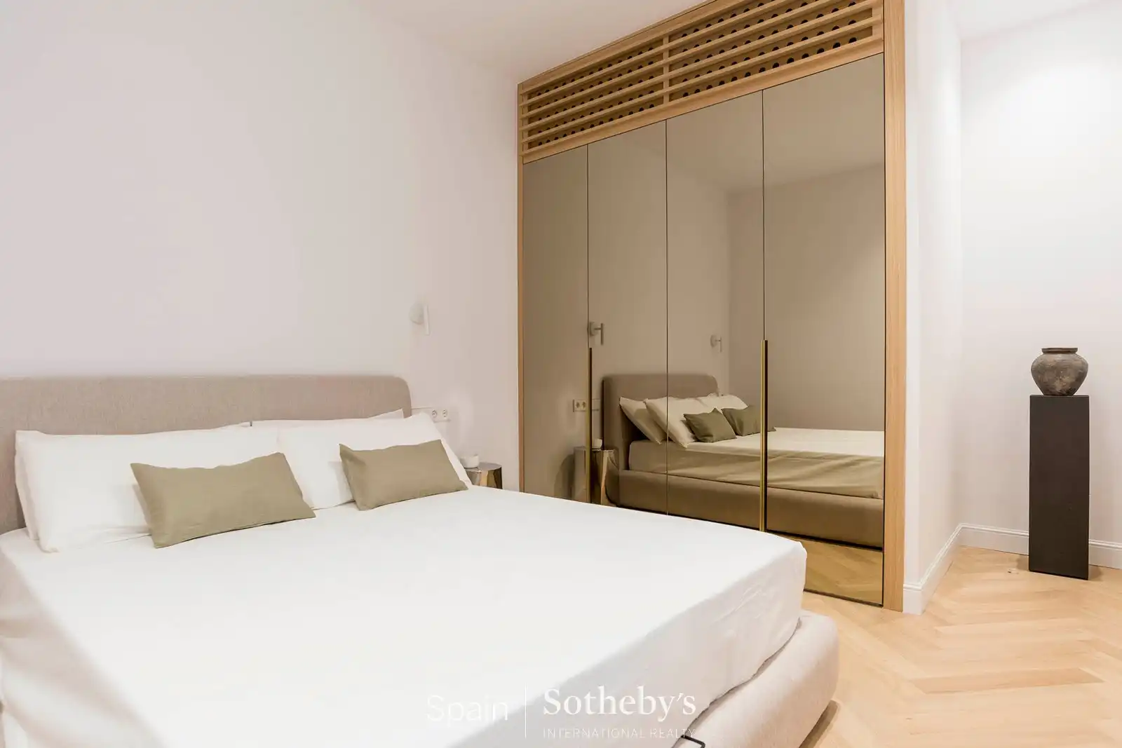Bedroom of Apartments for sale in Madrid  with Air Conditioner and Heating