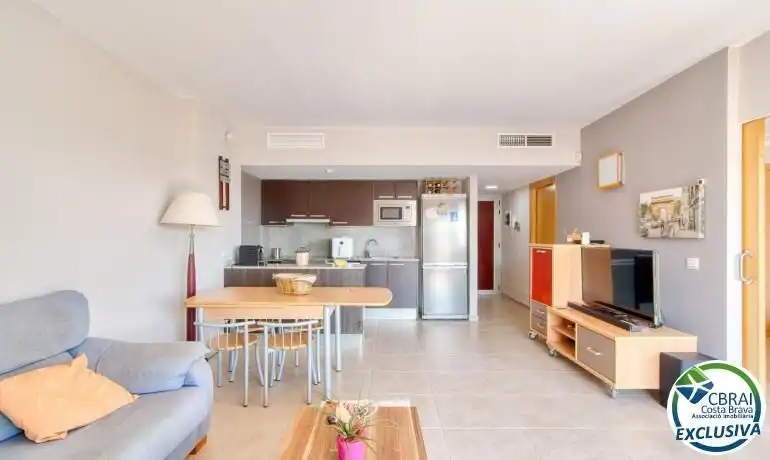 Living room of Apartments for sale in Roses  with Air Conditioner and Furnished
