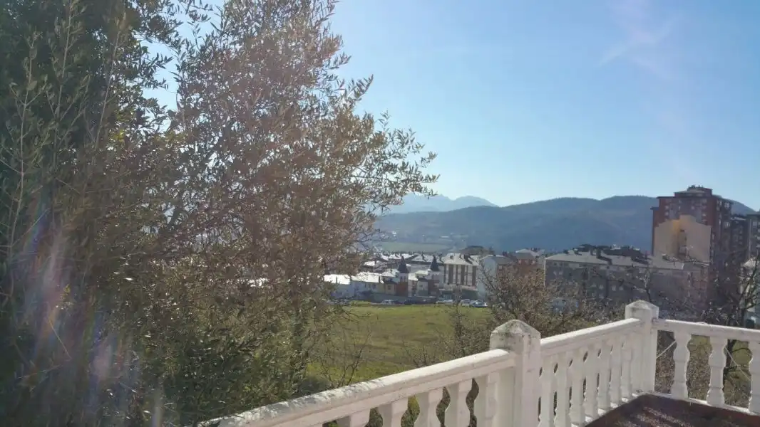 Vista exterior de Finca rústica en venta en Ponferrada con Calefacción, Jardín privado y Terraza