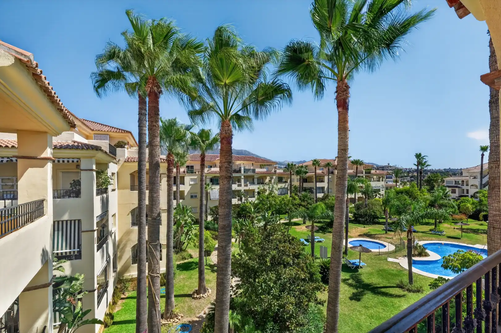Exterior view of Flat for sale in Mijas  with Air Conditioner, Terrace and Storage room