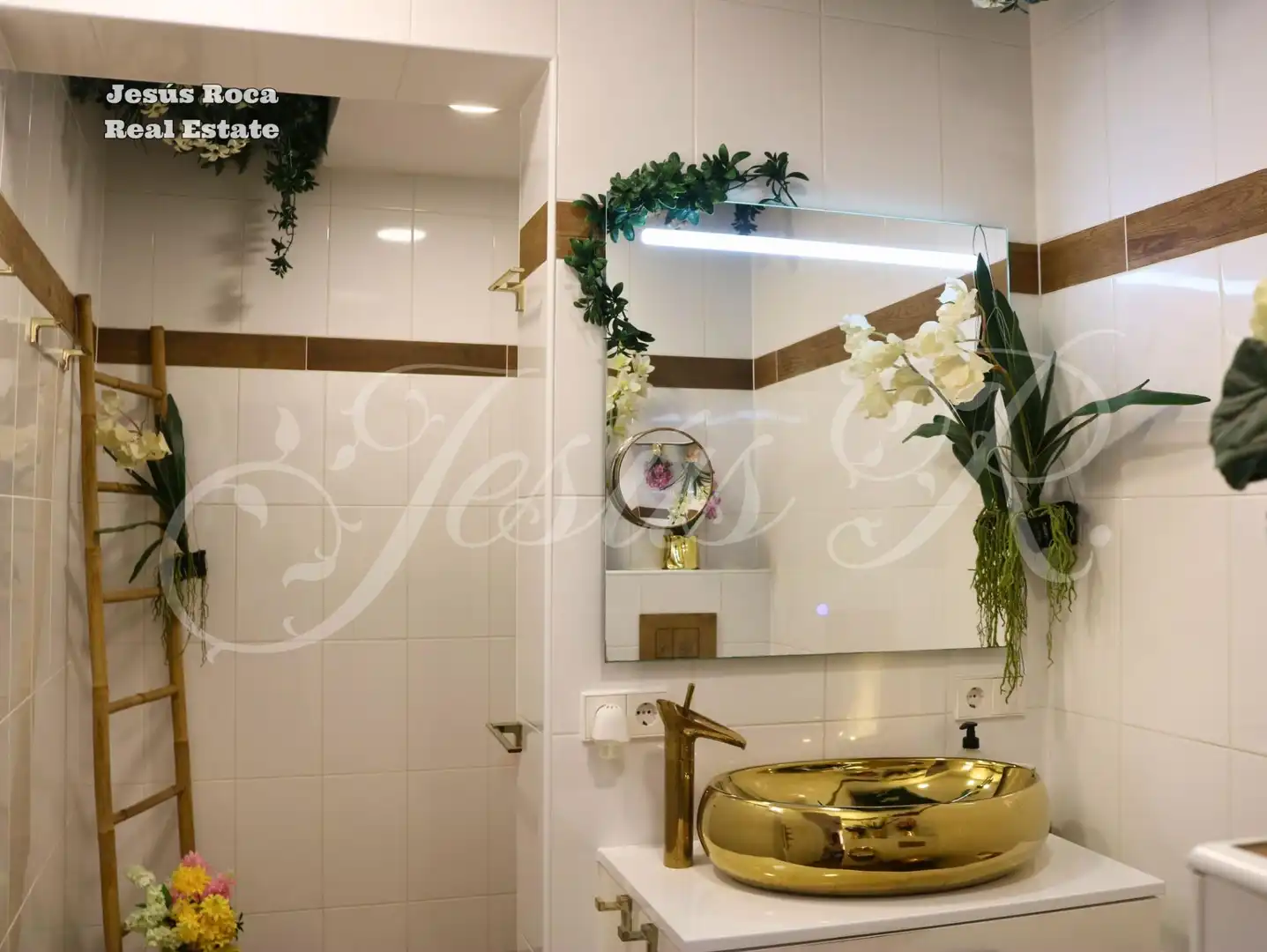 Badezimmer von Einfamilien-Reihenhaus zum Verkauf in Cartagena mit Klimaanlage, Heizung und Terrasse