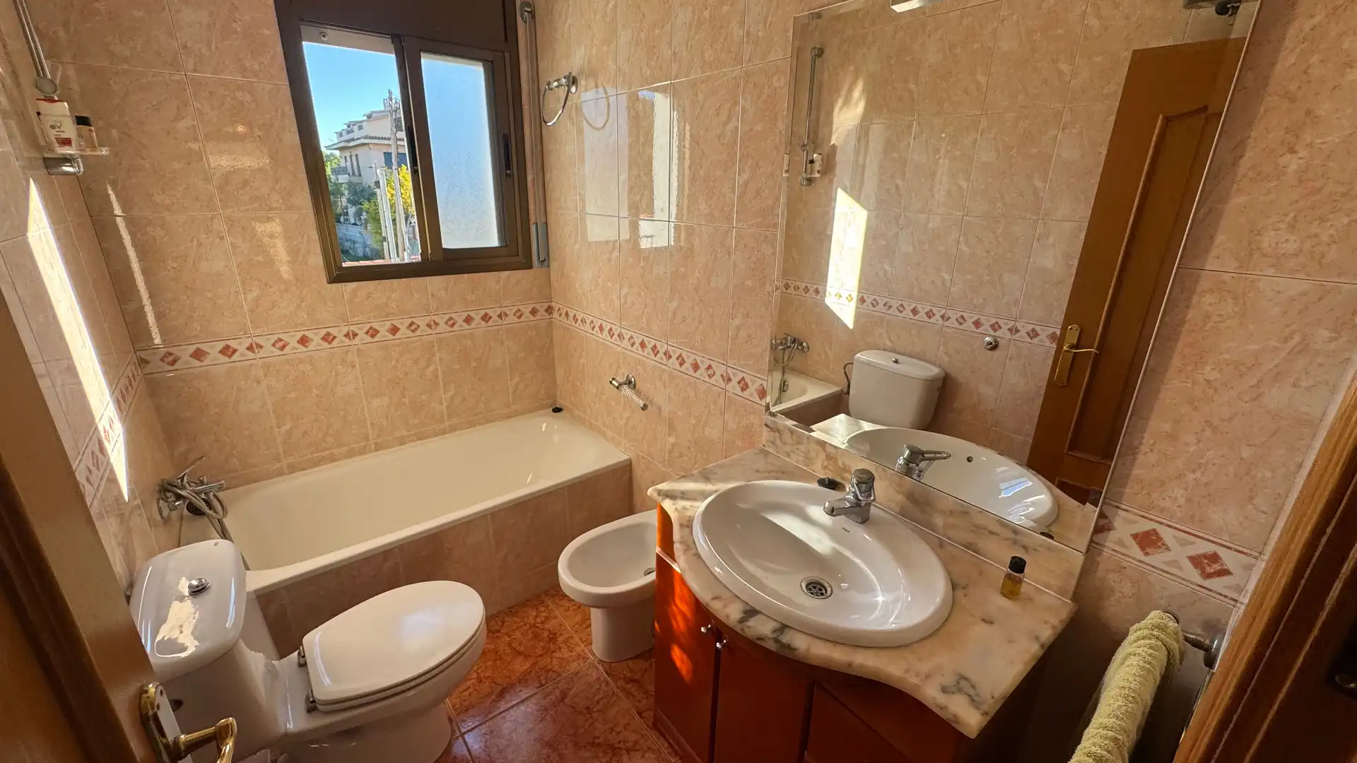 Baño de Casa o chalet en venta en Torredembarra con Aire acondicionado, Calefacción y Jardín privado
